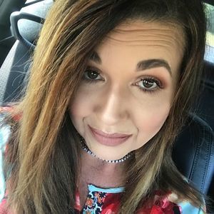 Meet your Posher, Denise